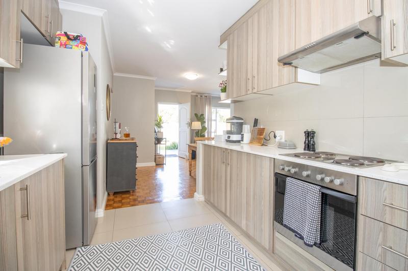 To Let 3 Bedroom Property for Rent in Meadowridge Western Cape